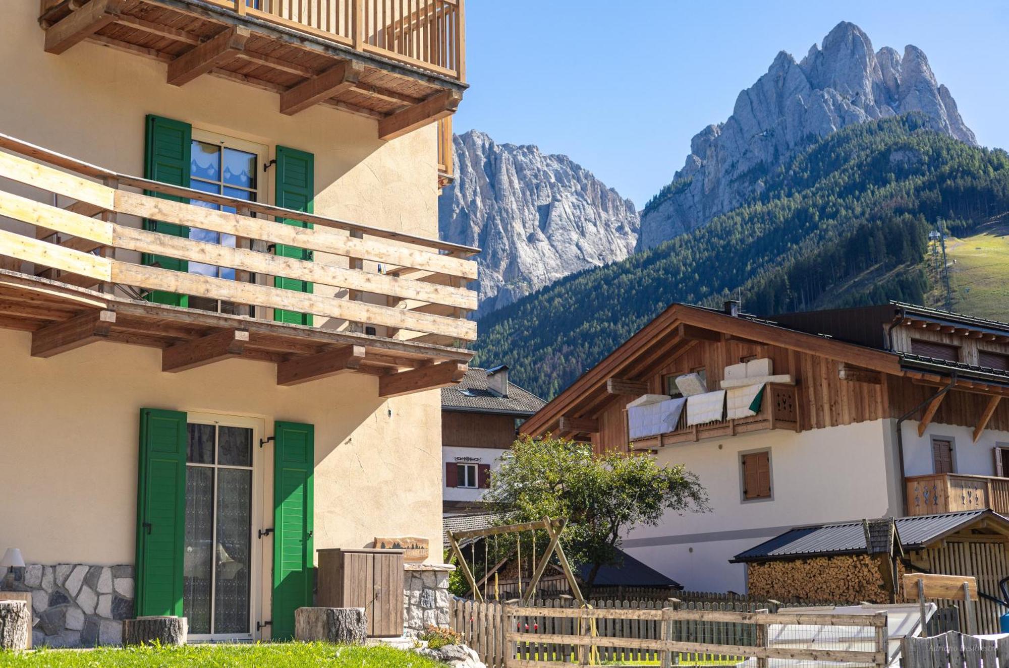 Majon De La Nona Hotel Pozza di Fassa Exterior photo