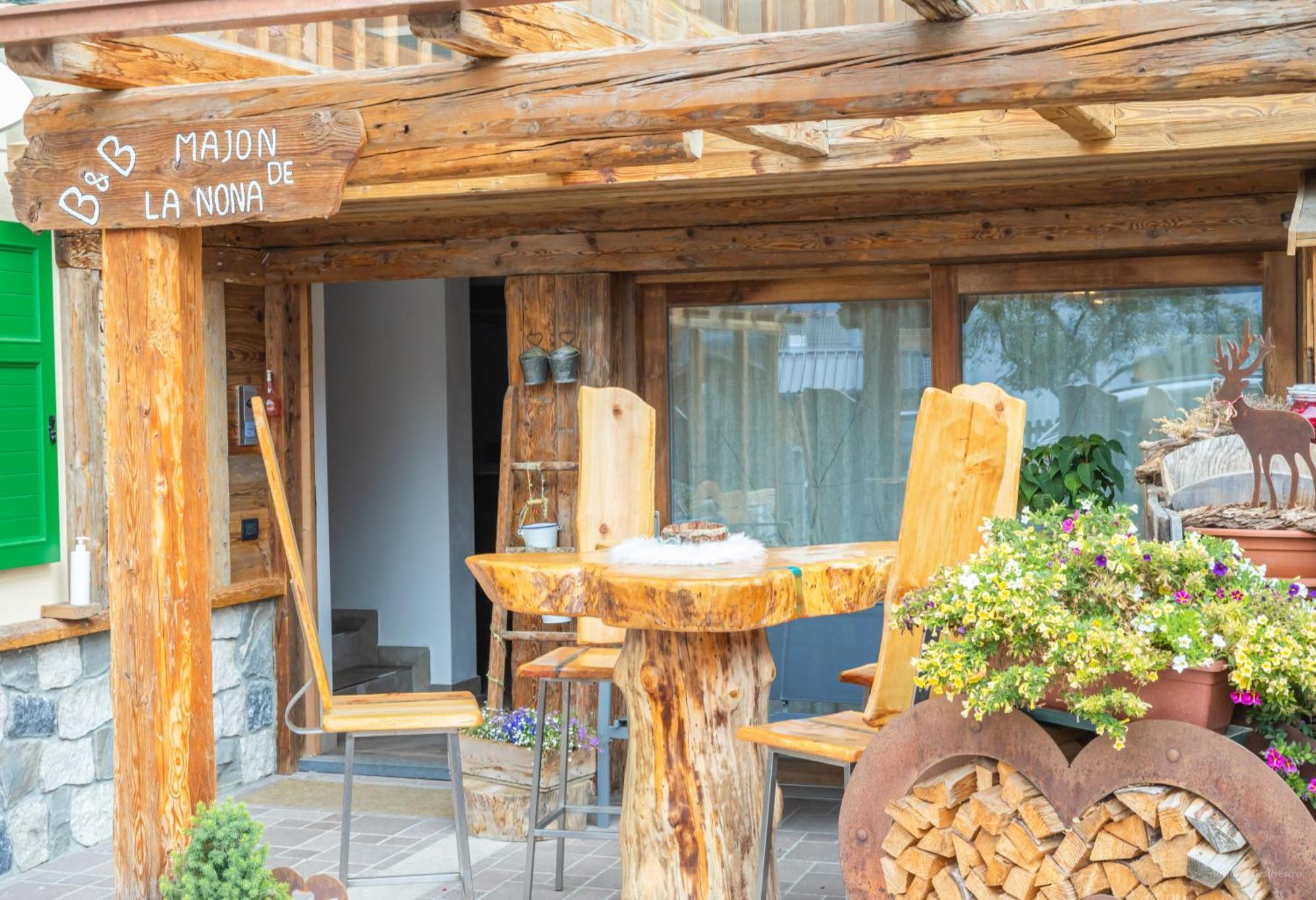 Majon De La Nona Hotel Pozza di Fassa Exterior photo