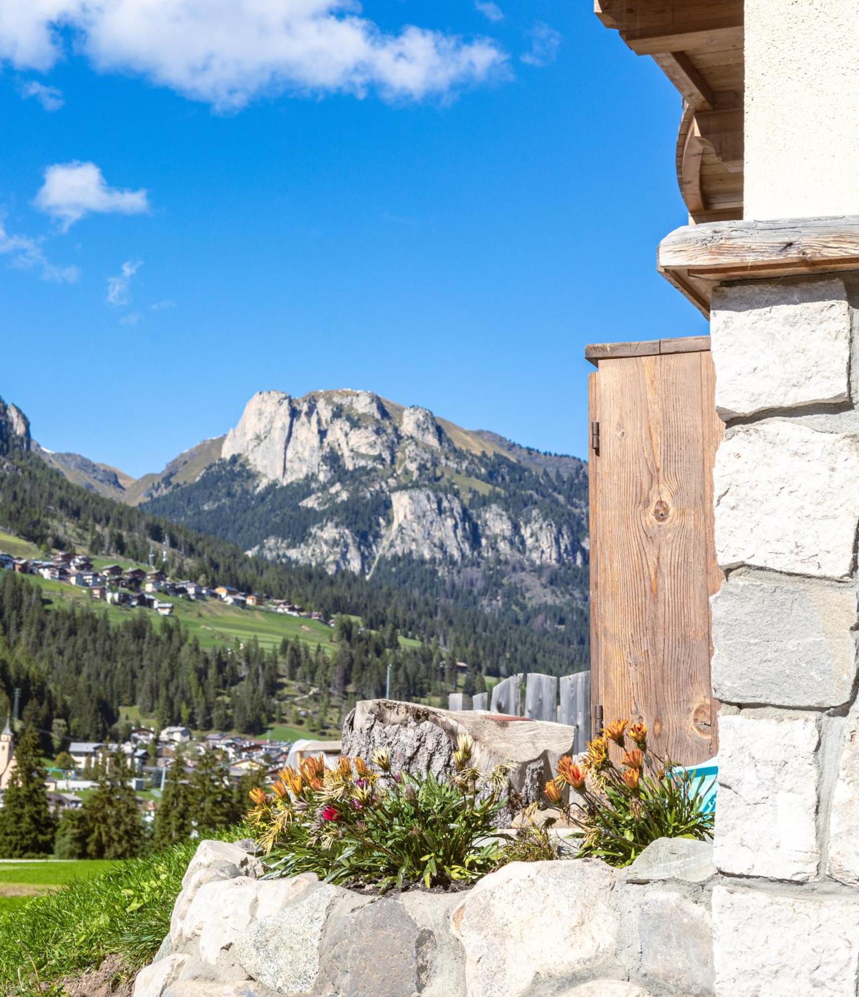 Majon De La Nona Hotel Pozza di Fassa Exterior photo
