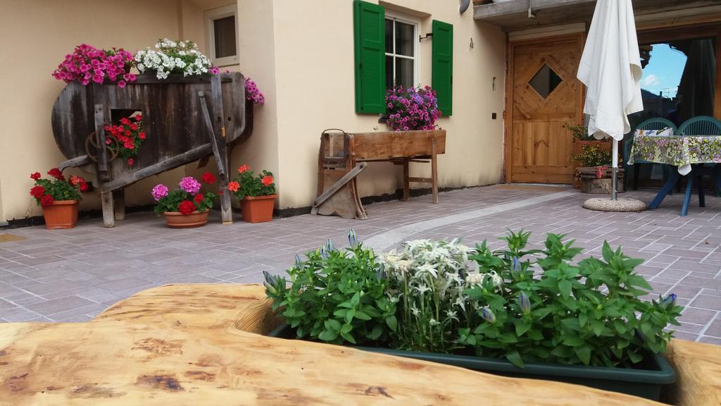 Majon De La Nona Hotel Pozza di Fassa Exterior photo